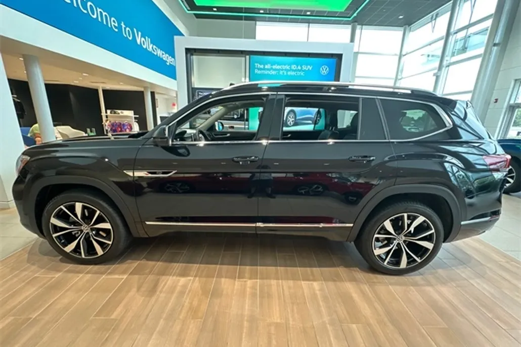 2026 Volkswagen Atlas SEL Premium R-Line photo 1