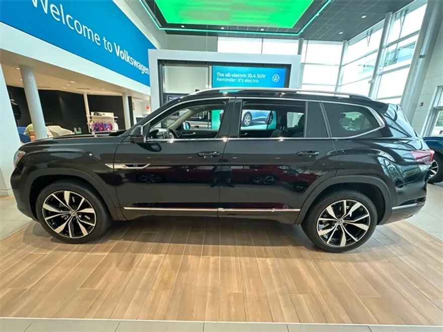 2026 Volkswagen Atlas SEL Premium R-Line photo 1