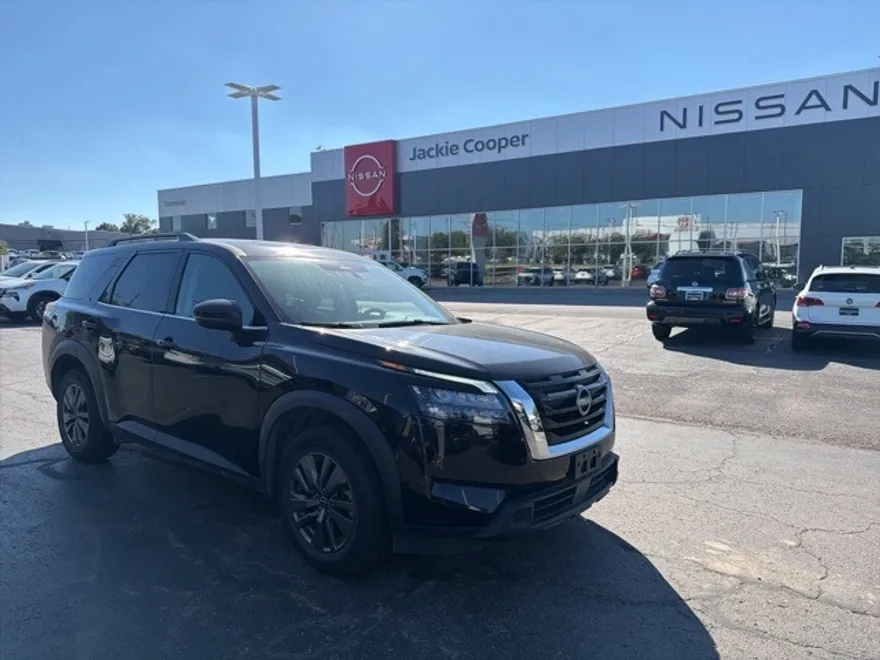 2024 Nissan Pathfinder SV photo 1