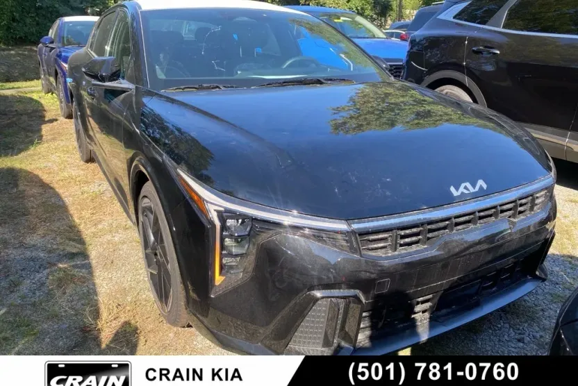 2025 Kia K4 GT-Line photo 1
