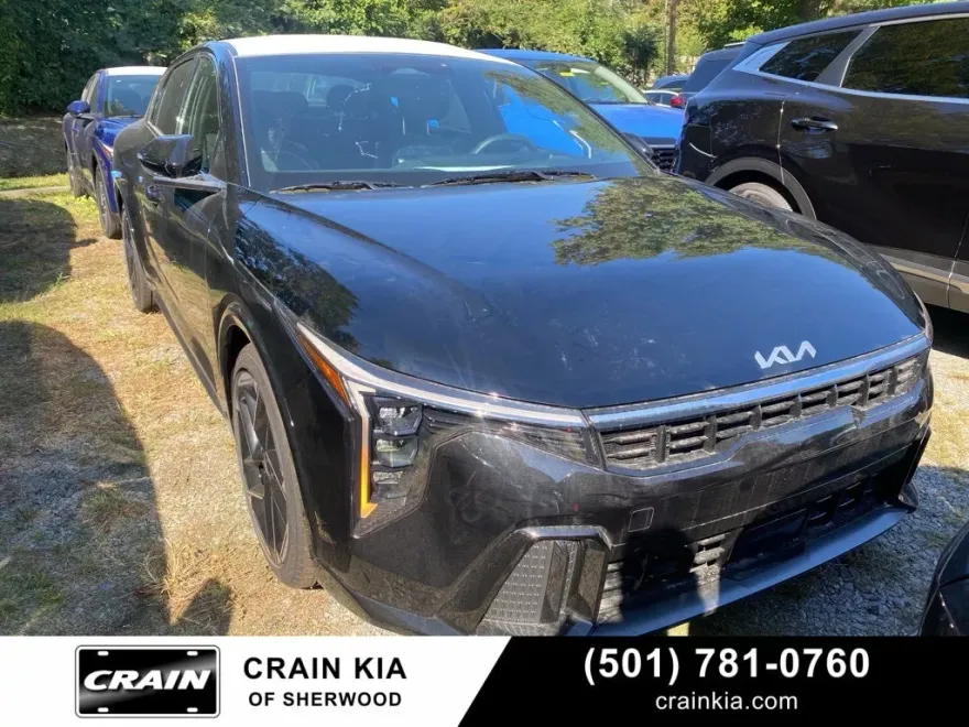 2025 Kia K4 GT-Line photo 1