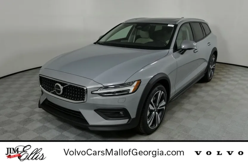 2026 Volvo V60 Cross Country B5 Plus photo 1