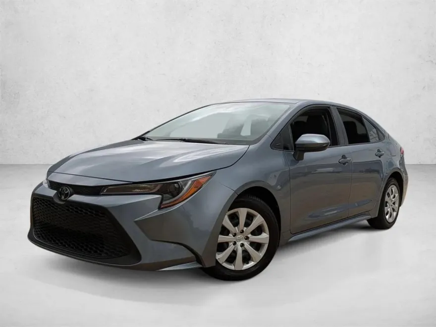 2022 Toyota Corolla LE photo 1