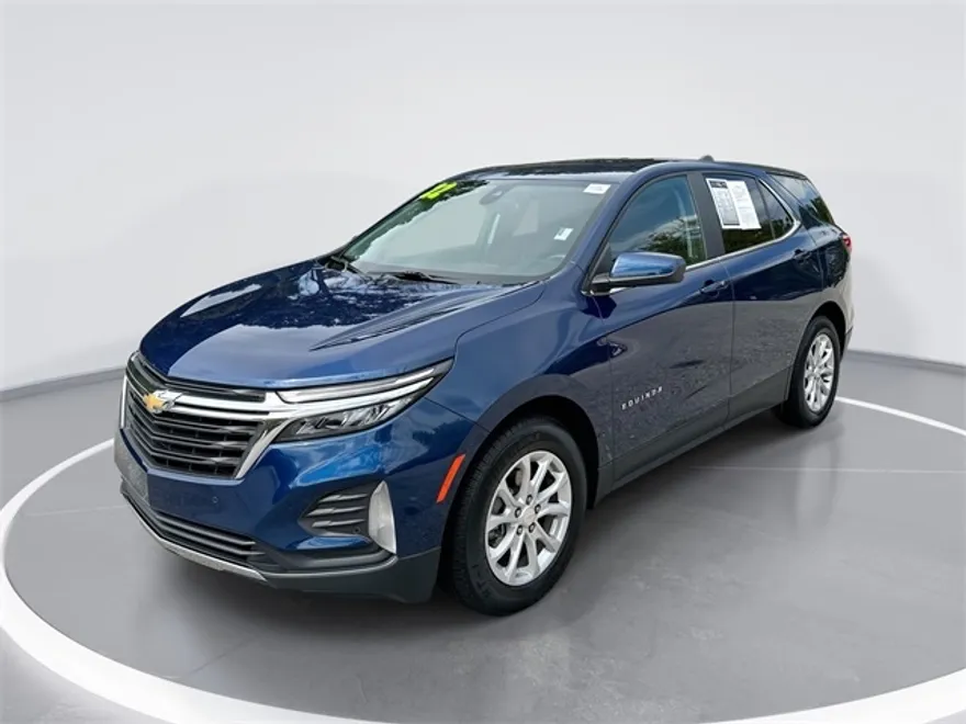 2022 Chevrolet Equinox LT photo 1