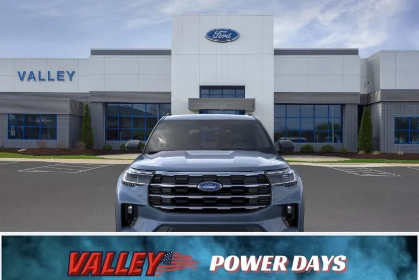 2025 Ford Explorer photo 1