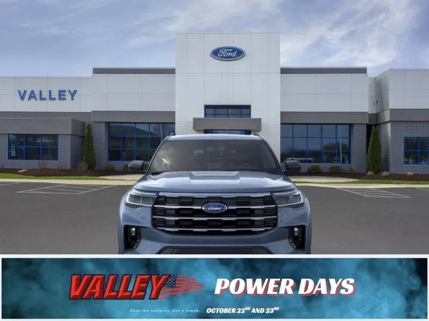 2025 Ford Explorer photo 1