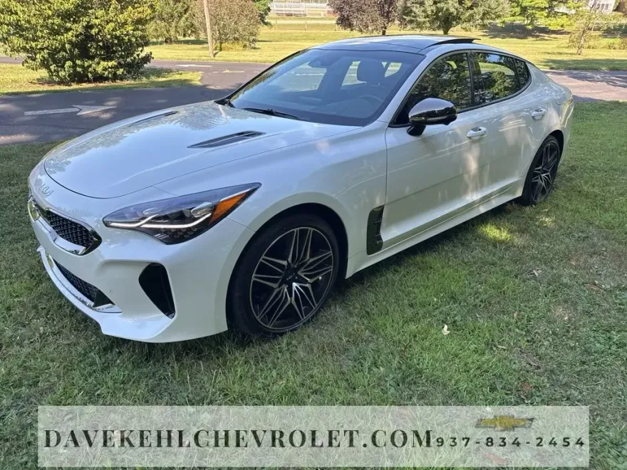 2023 Kia Stinger GT2 photo 1