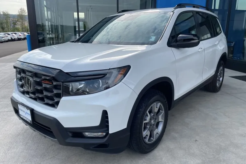 2023 Honda Passport TrailSport photo 1