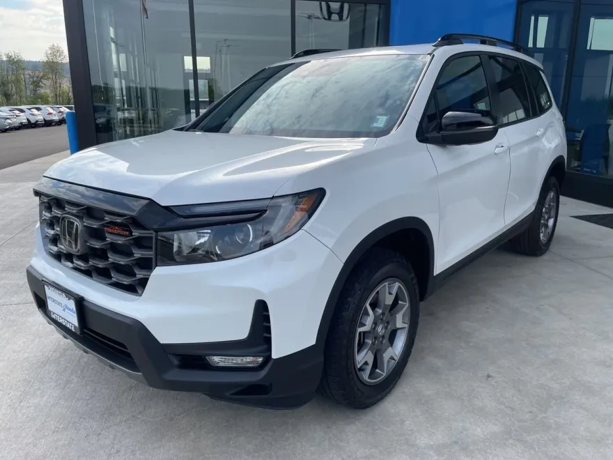 2023 Honda Passport TrailSport photo 1