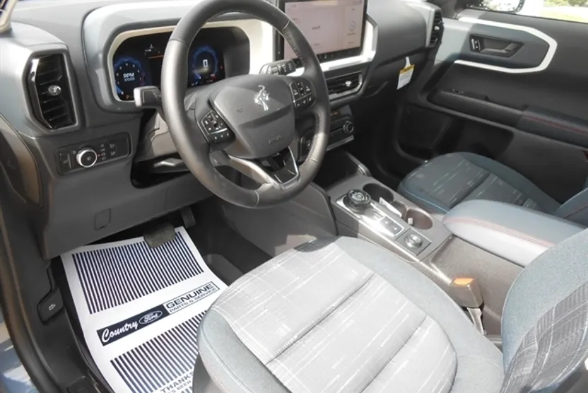 2025 Ford Bronco Sport Heritage photo 1