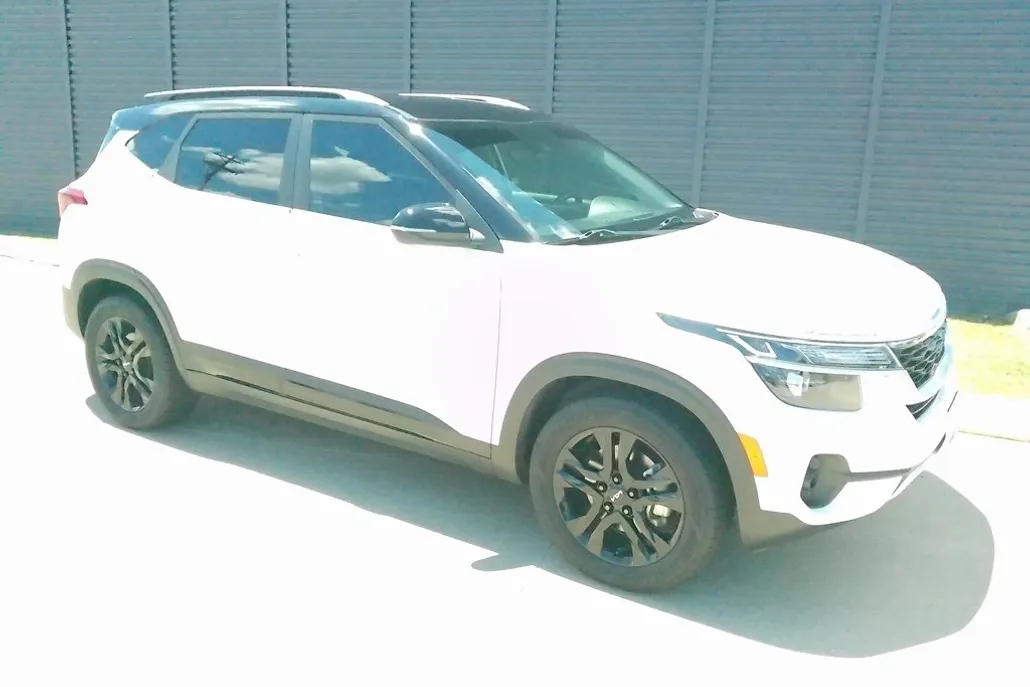 2022 Kia Seltos S photo 1