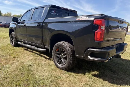 2024 Chevrolet Silverado 1500 LT Trail Boss photo 3