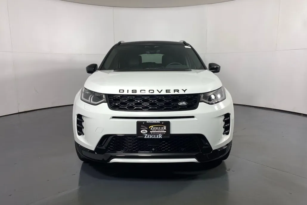 2025 Land Rover Discovery Sport SE photo 1
