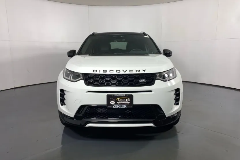 2025 Land Rover Discovery Sport Dynamic SE photo 1