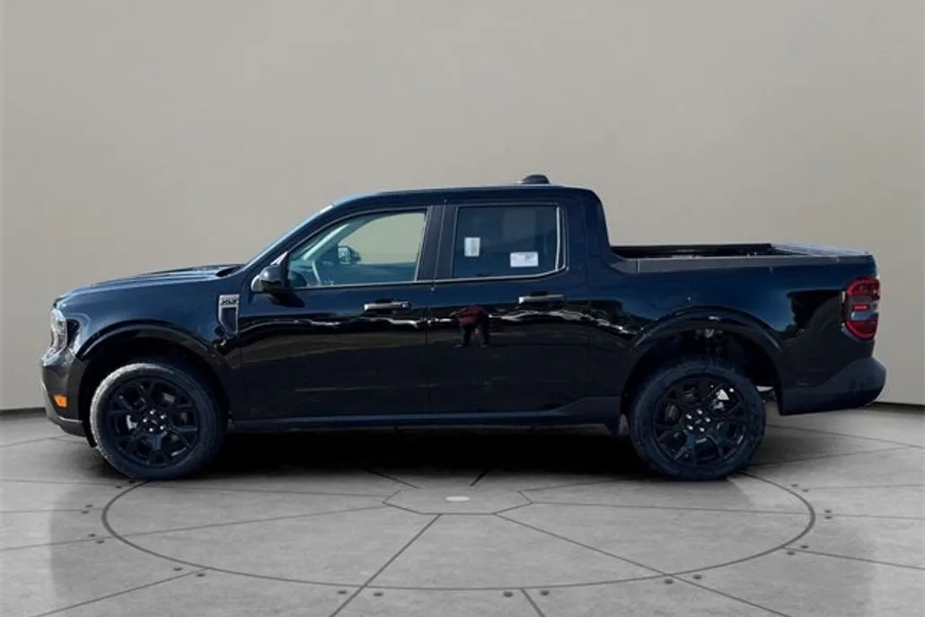 2025 Ford Maverick XLT photo 1