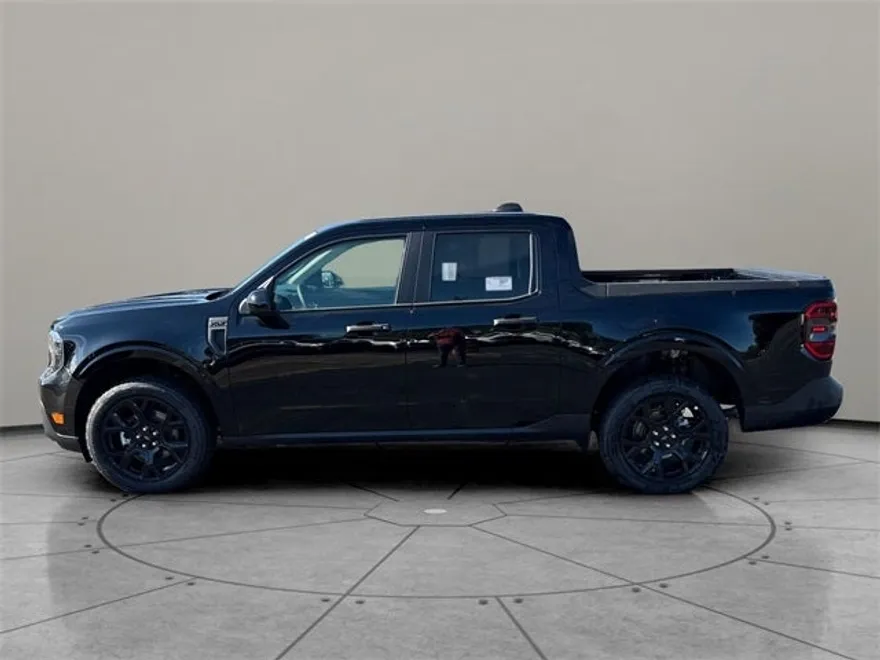 2025 Ford Maverick XLT photo 1
