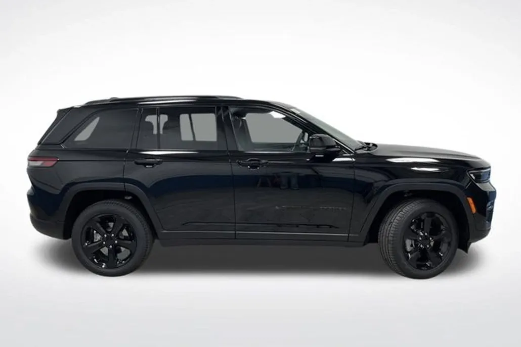 2025 Jeep Grand Cherokee Limited photo 1