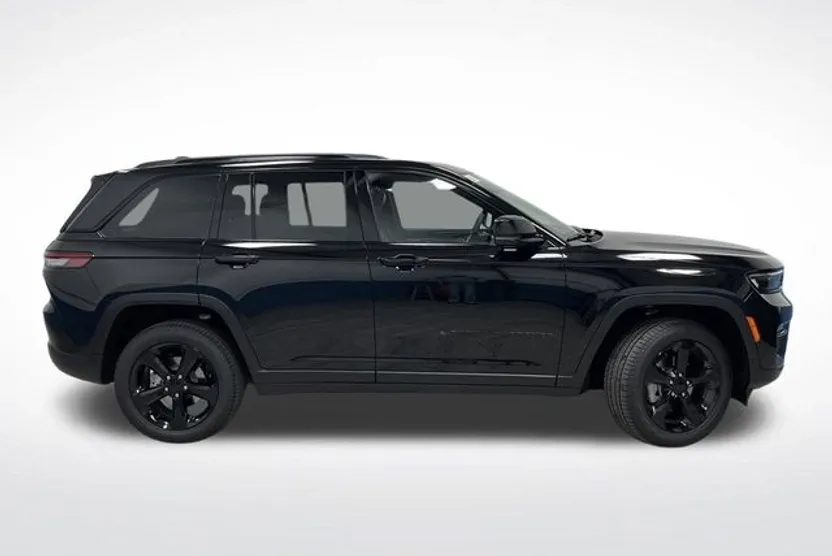 2025 Jeep Grand Cherokee Limited photo 1