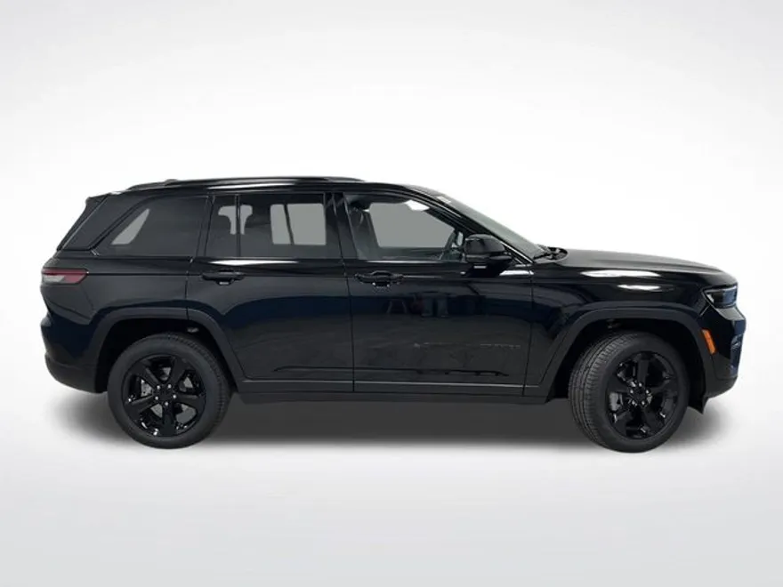 2025 Jeep Grand Cherokee Limited photo 1