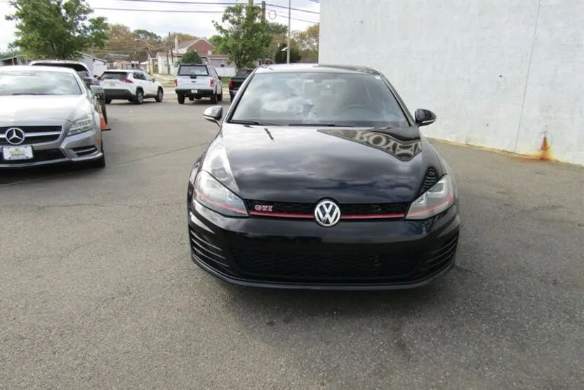 2015 Volkswagen Golf GTI Sport photo 1