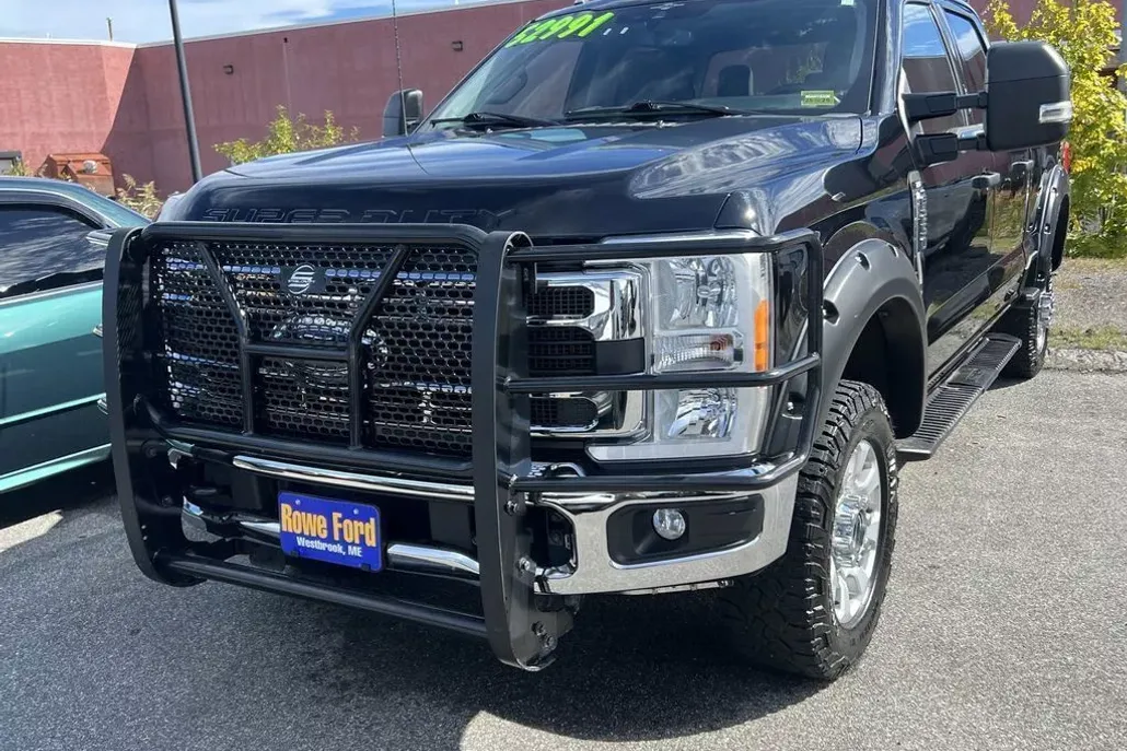 2023 Ford F-250 photo 1