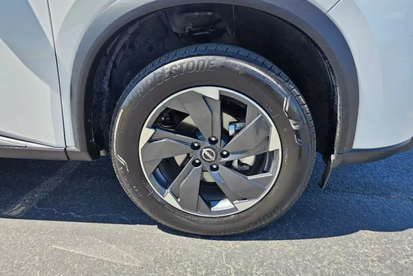 2025 Nissan Rogue SV photo 1