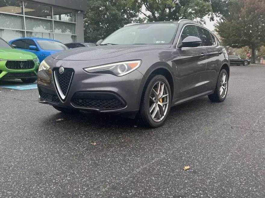 2019 Alfa Romeo Stelvio Ti photo 1