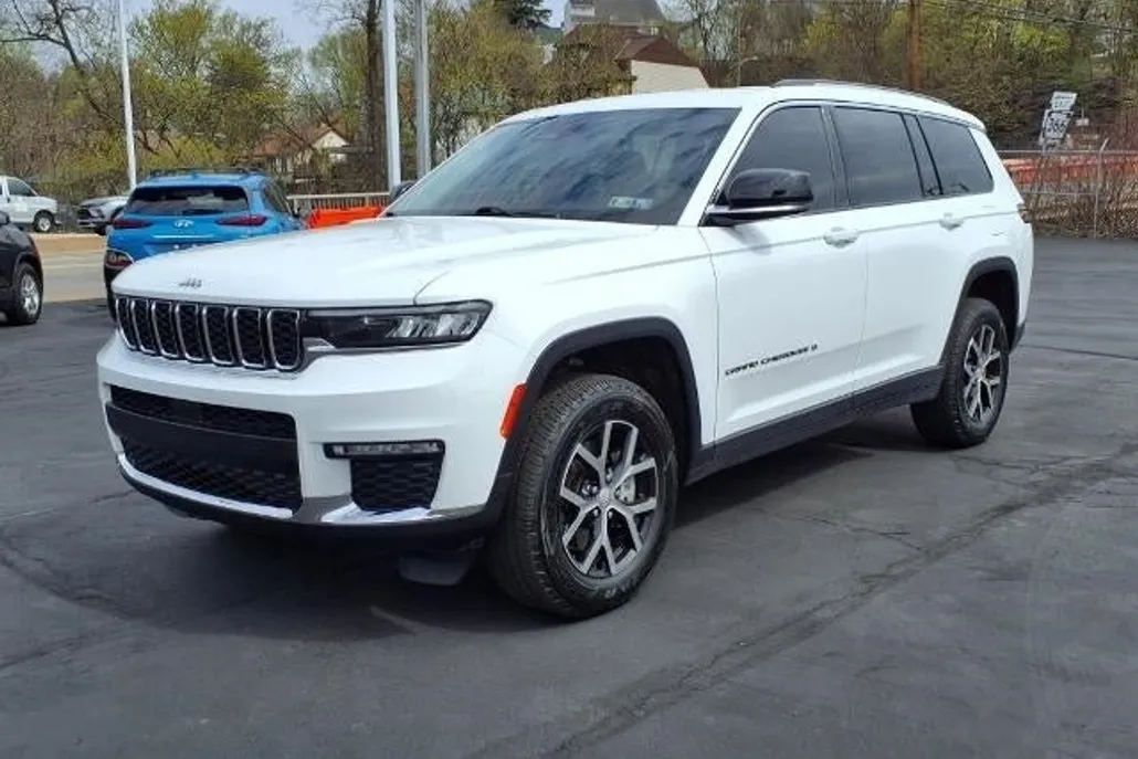 2023 Jeep Grand Cherokee Limited photo 1