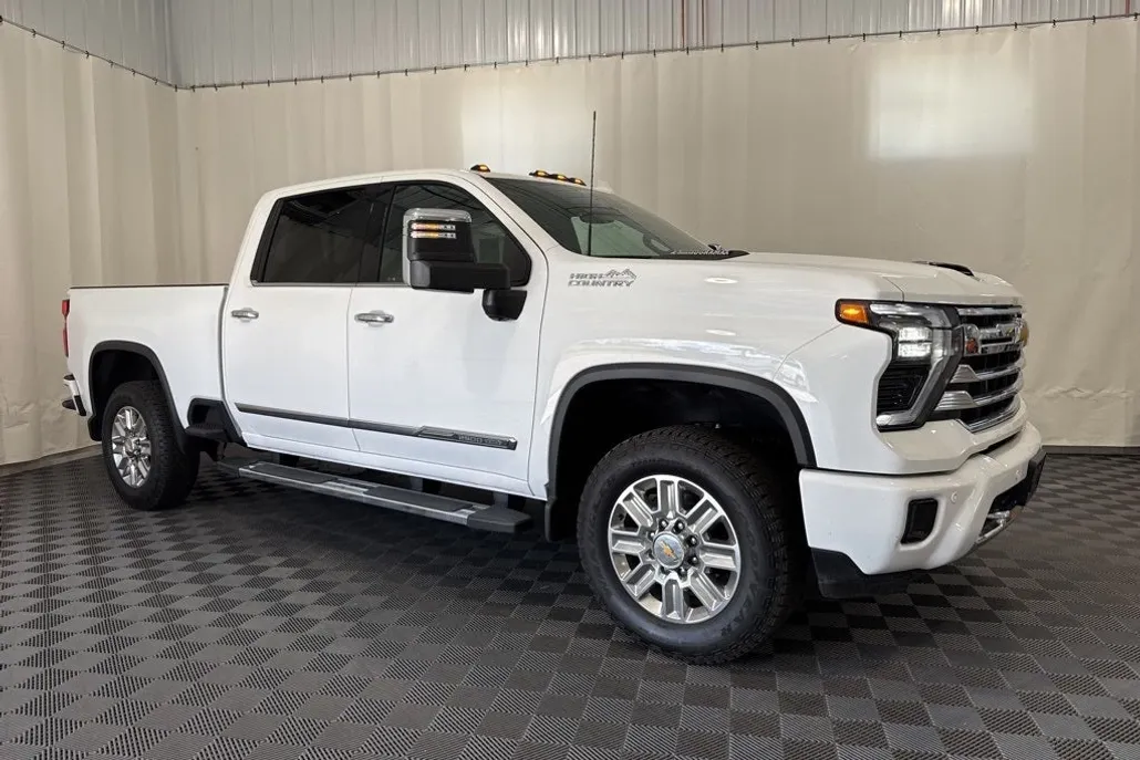 2025 Chevrolet Silverado 2500HD High Country photo 1