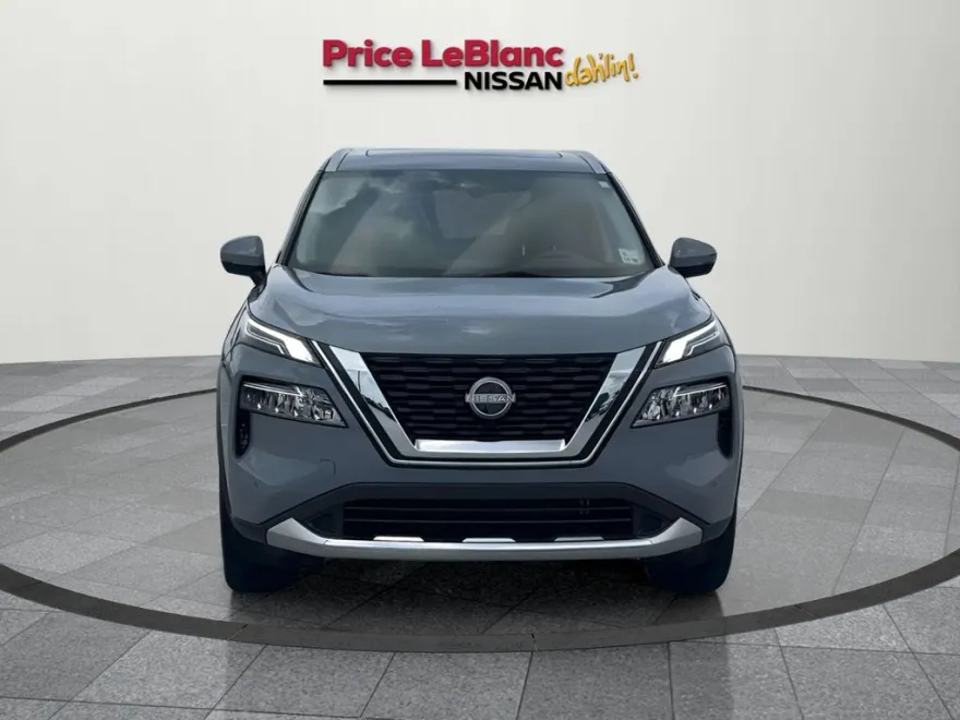 2023 Nissan Rogue Platinum photo 1