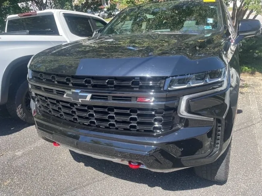2023 Chevrolet Suburban Z71 photo 1