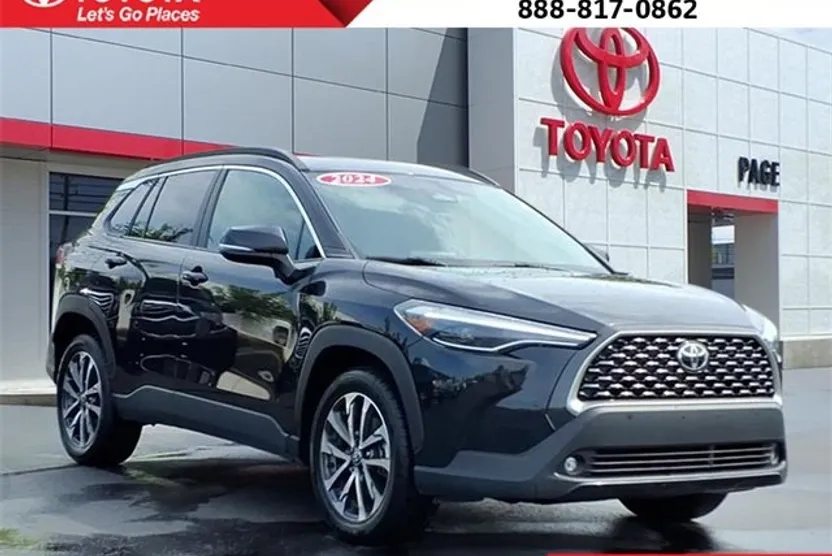 2024 Toyota Corolla Cross XLE photo 1
