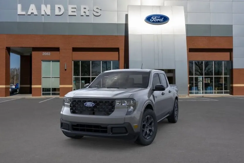 2025 Ford Maverick XLT photo 1