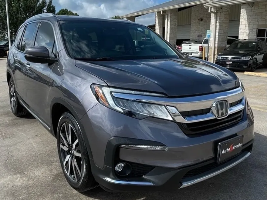 2019 Honda Pilot Touring photo 1