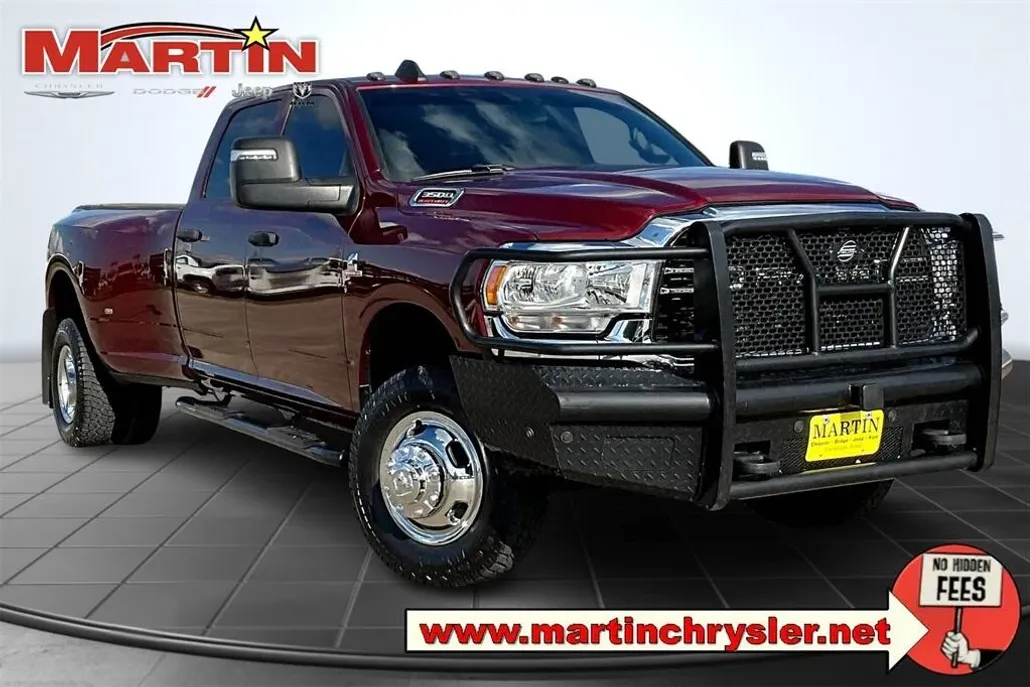 2024 Ram 3500 Tradesman photo 1