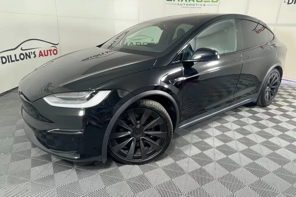 2022 Tesla Model X photo 1