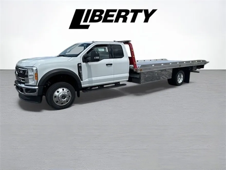 2023 Ford F-550 photo 1