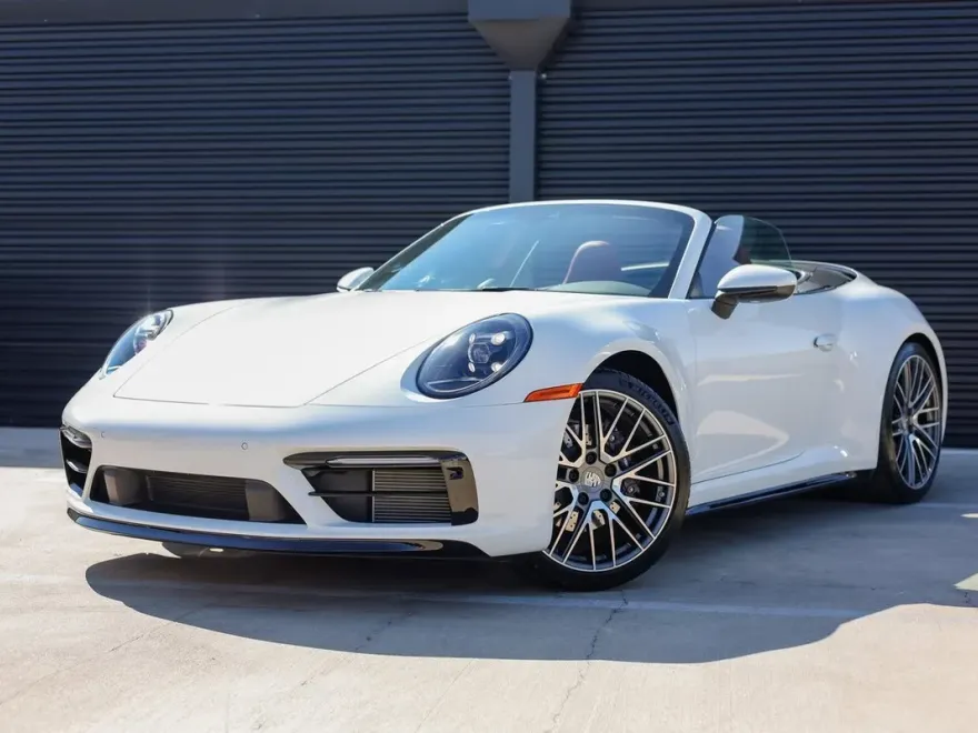 2024 Porsche 911 Cabriolet photo 1