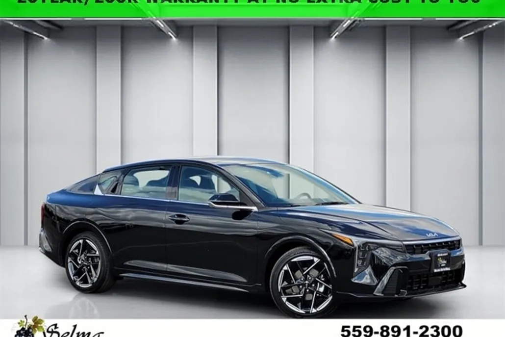 2025 Kia K4 GT-Line photo 1