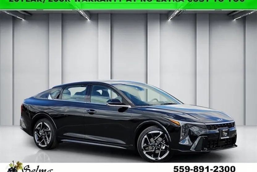 2025 Kia K4 GT-Line photo 1