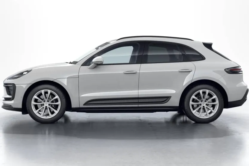 2026 Porsche Macan T photo 1