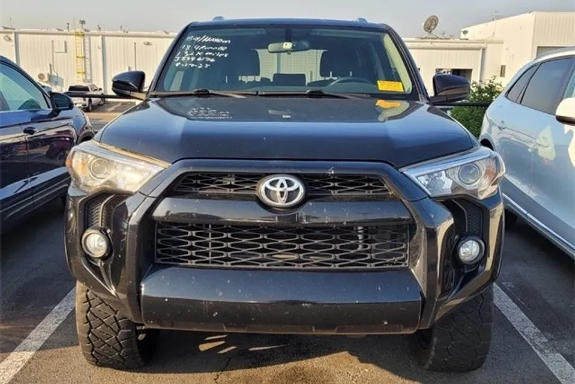 2018 Toyota 4Runner SR5 photo 1