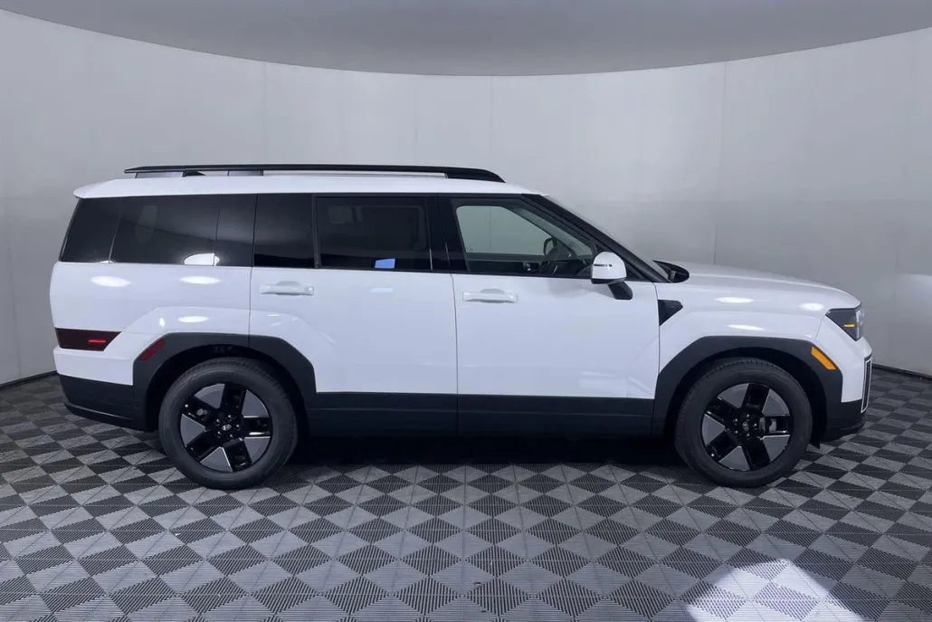 2026 Hyundai Santa Fe SEL photo 1