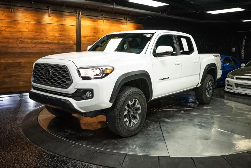 2023 Toyota Tacoma TRD Off-Road photo 1