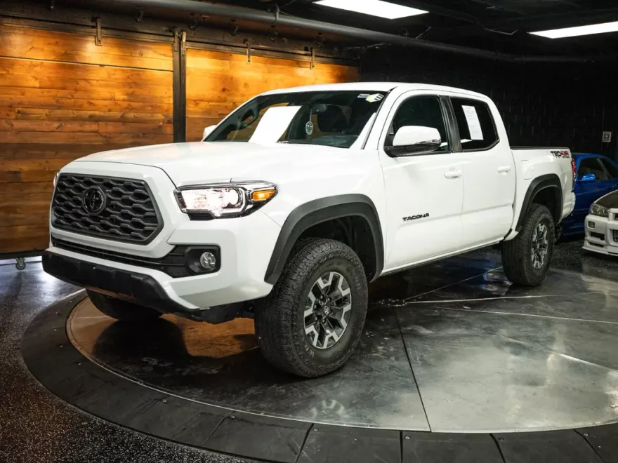 2023 Toyota Tacoma TRD Off-Road photo 1