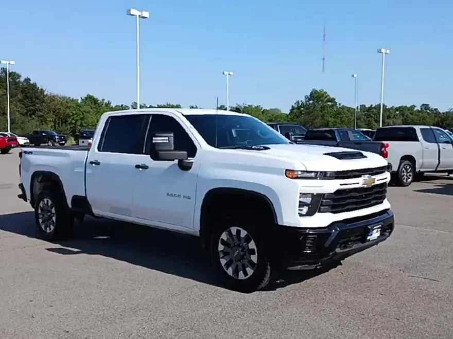 2024 Chevrolet Silverado 2500HD Custom photo 1