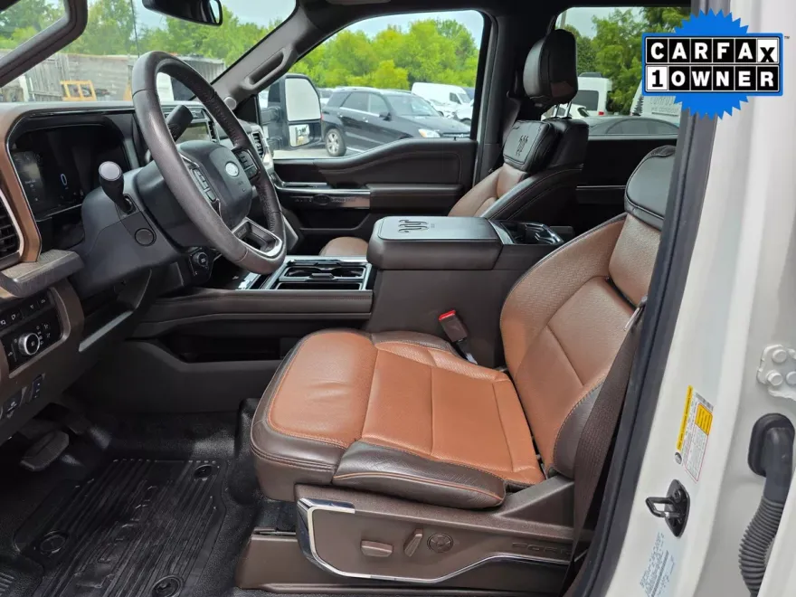 2024 Ford F-350 King Ranch photo 1