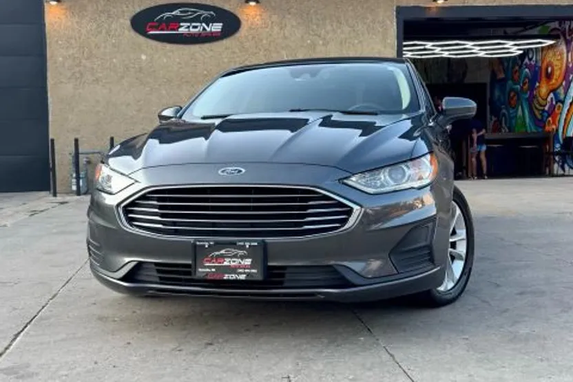 2019 Ford Fusion SE photo 1