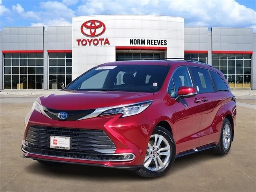 2025 Toyota Sienna Limited photo 1