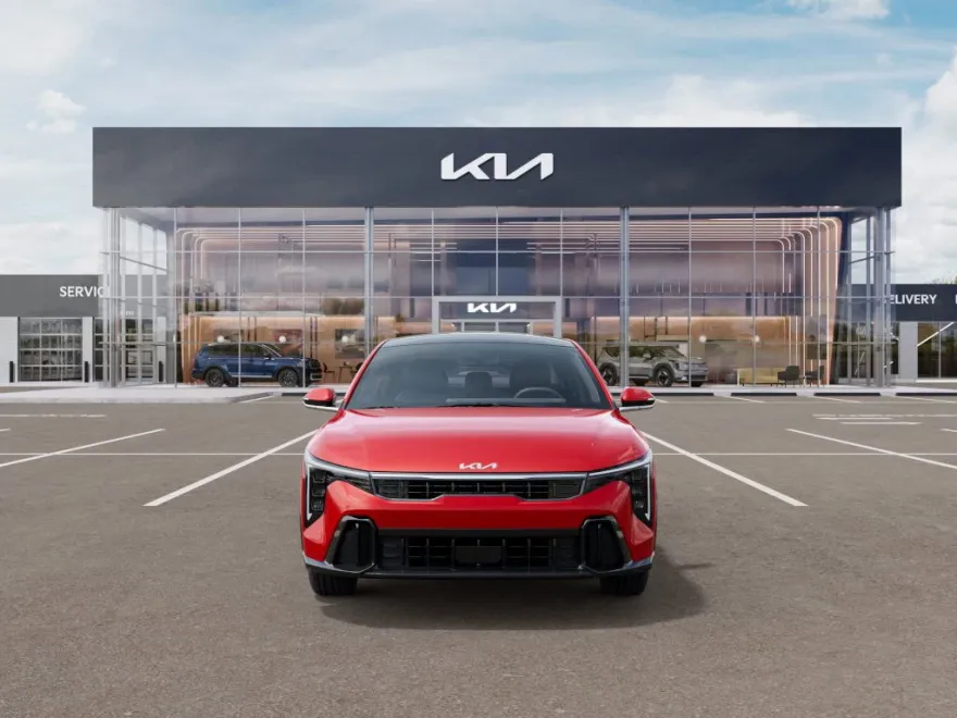 2025 Kia K4 GT-Line photo 1